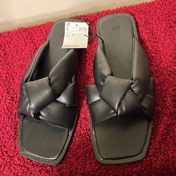 H&M Shoes - H&M Womens Slides Sandals Black Knot Front Slip Ons 9.5